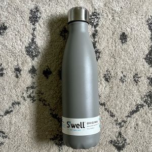 S’well 17oz Smokey Gray Quartz Bottle